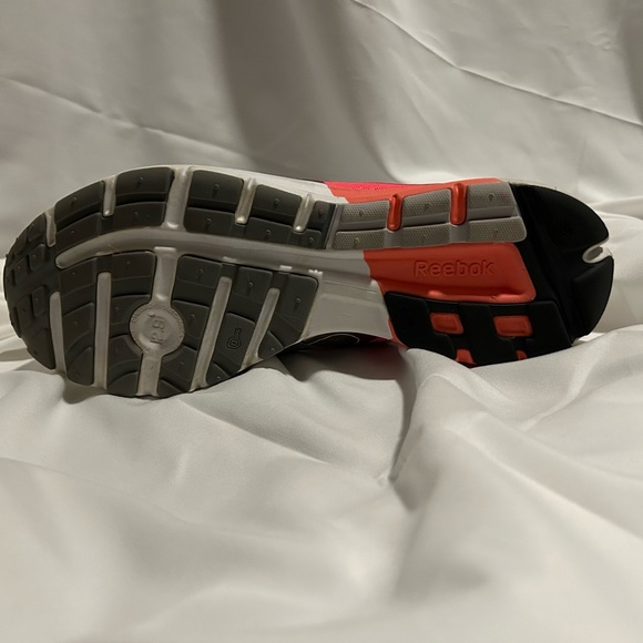 Reebok women’s walking/running shoes. CTR = cushion transition rebound. Size 11 - Picture 7 of 12
